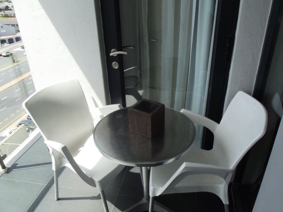 1 Bedroom Property for Sale in Waves Edge Western Cape